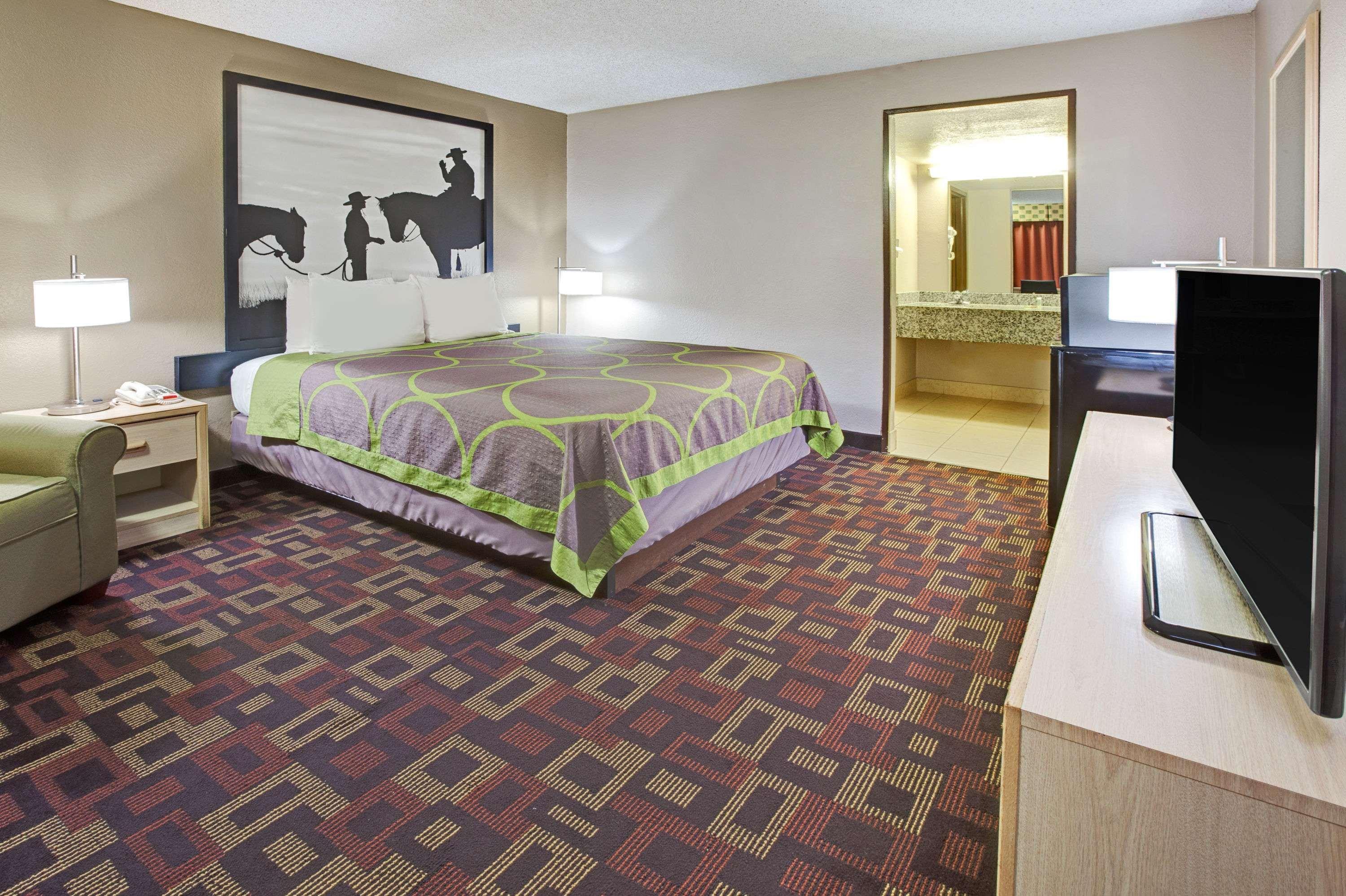 Super 8 by Wyndham Norman Hotel Bagian luar foto