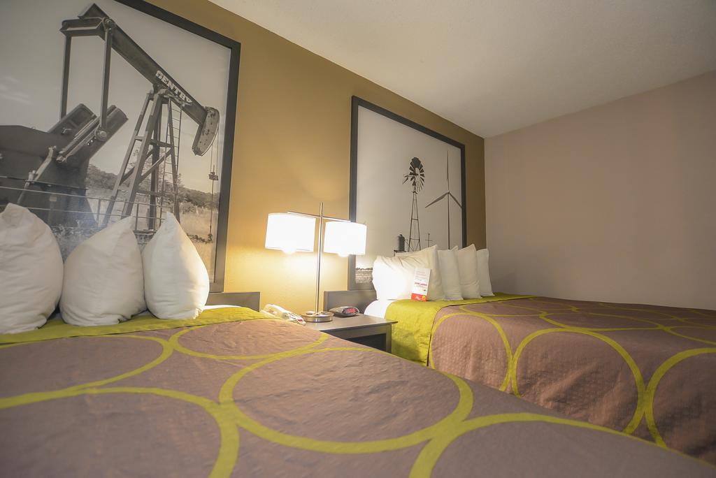 Super 8 by Wyndham Norman Hotel Bagian luar foto